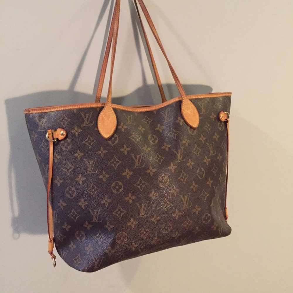 •Louis Vuitton• Neverfull MM Monogram Canvas Bag